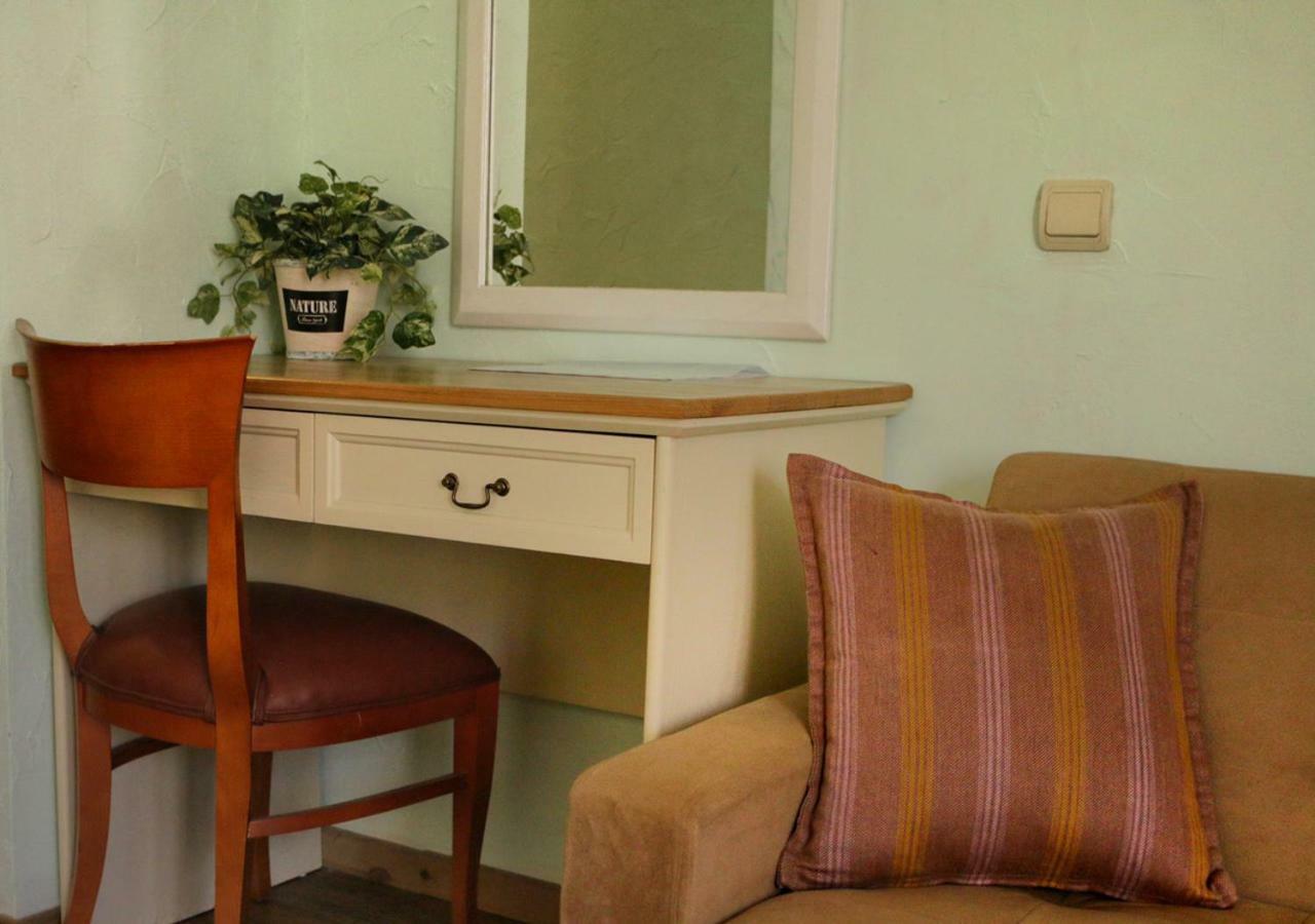 Alexander Palace Hotel 3*