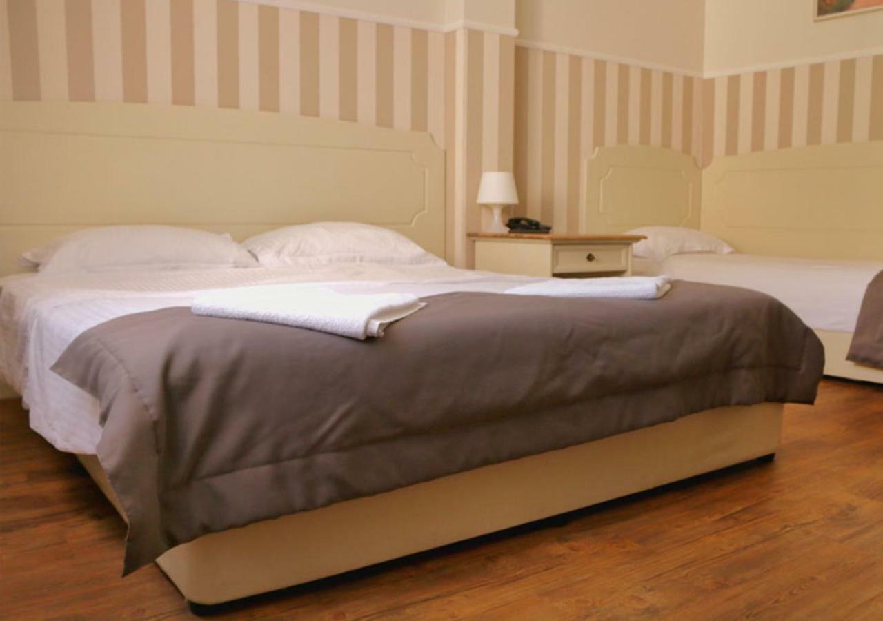 Alexander Palace Hotel