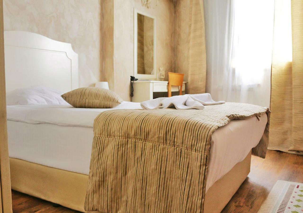 Hotel Alexander Palace 3*