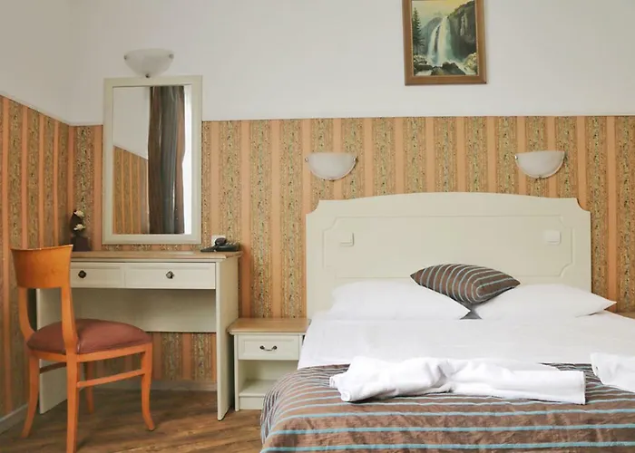 Green Hotel Alexander Palace